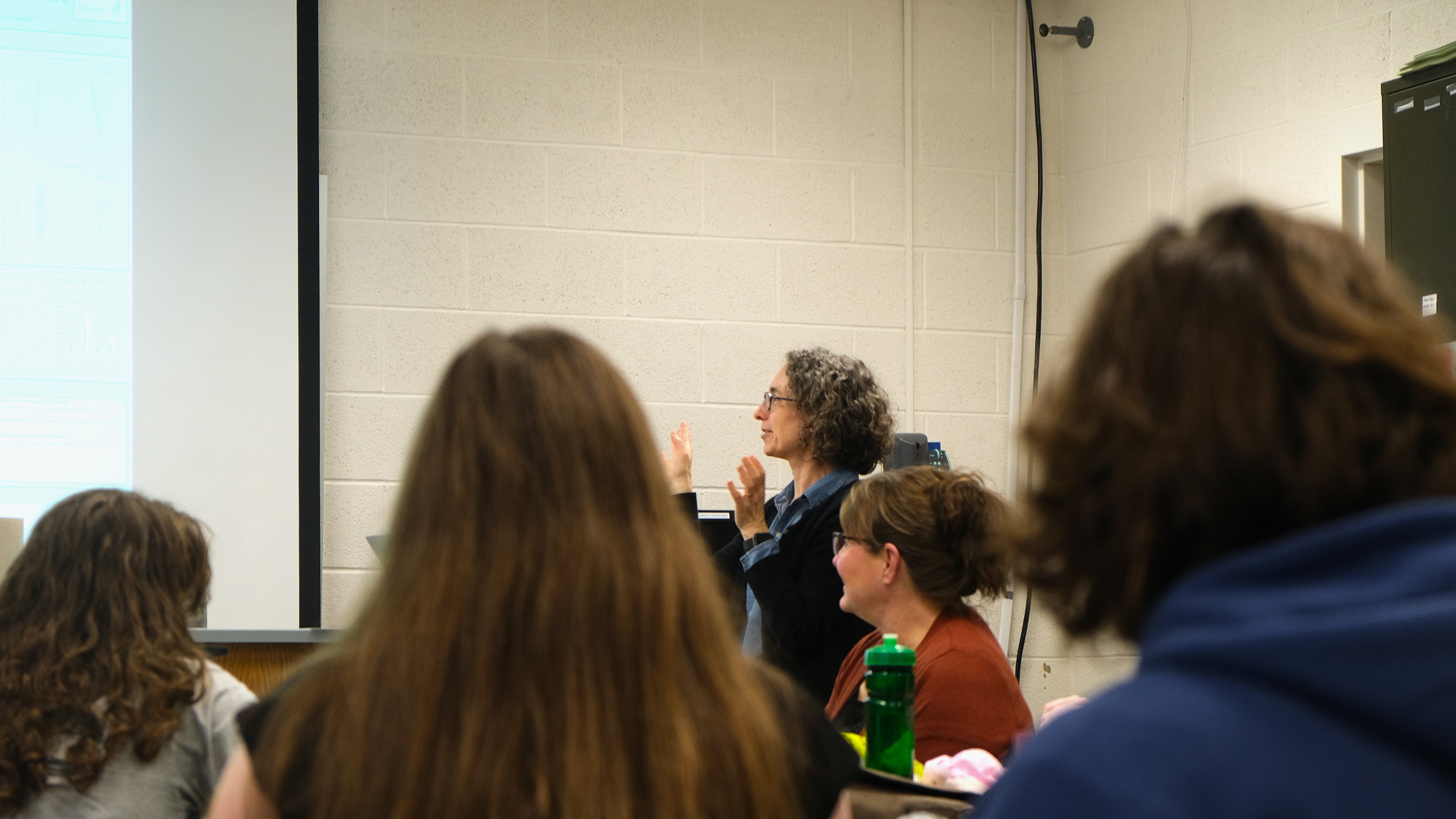 Eva Farre and Tammy Long teaching a class