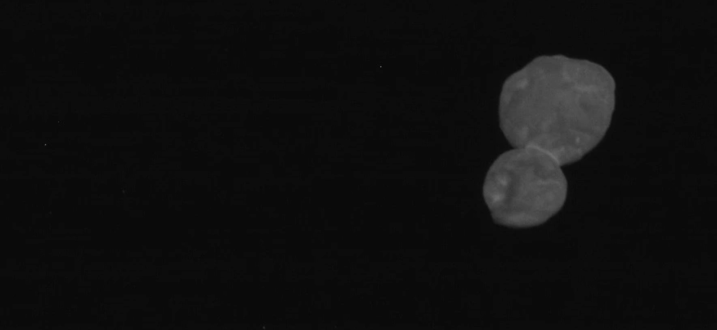 Contact binaries shaped like snowman